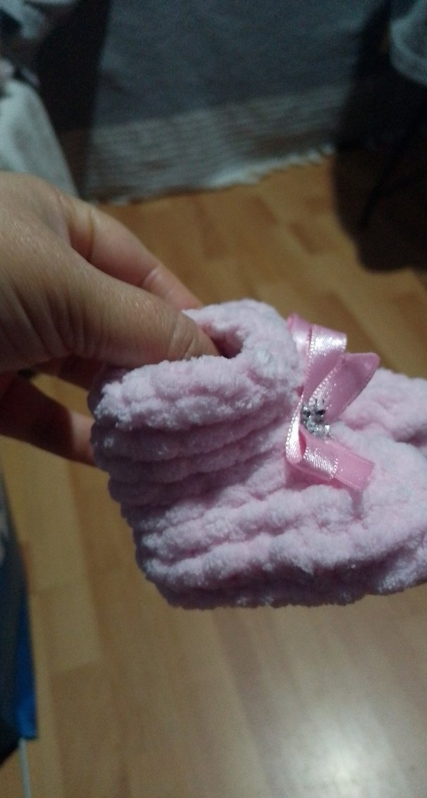 Pembe Nakışlı Kız Bebek Örgü Patik - Görsel 2