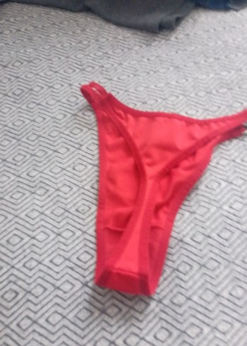 Kırmızı İnce Askılı Kadın Bikini Altı - Görsel 2