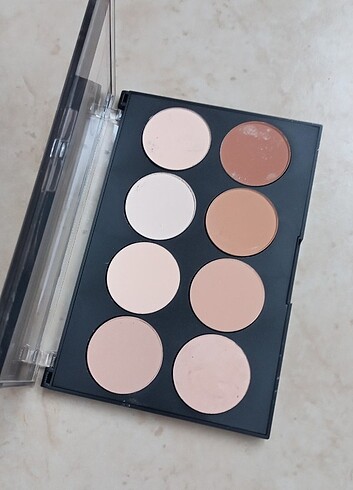 Highlighter & contour palet