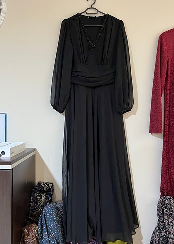 Siyah Uzun V Yaka Gotik Elbise