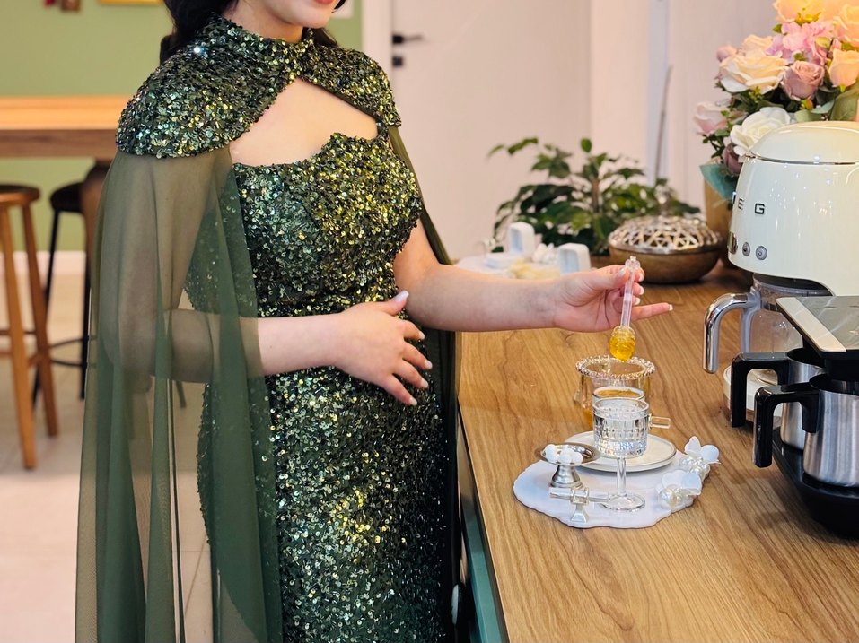 Uzun Kollu Drapeli Parlak Kadın Abiye Elbise - Görsel 2