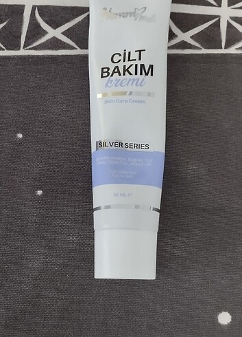 Cilt bakım kremi