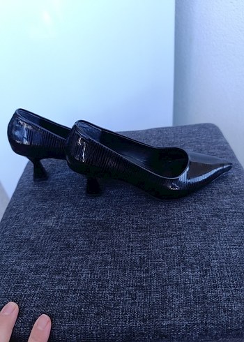 Siyah Yılan Desenli Pliseli Stiletto - Görsel 3