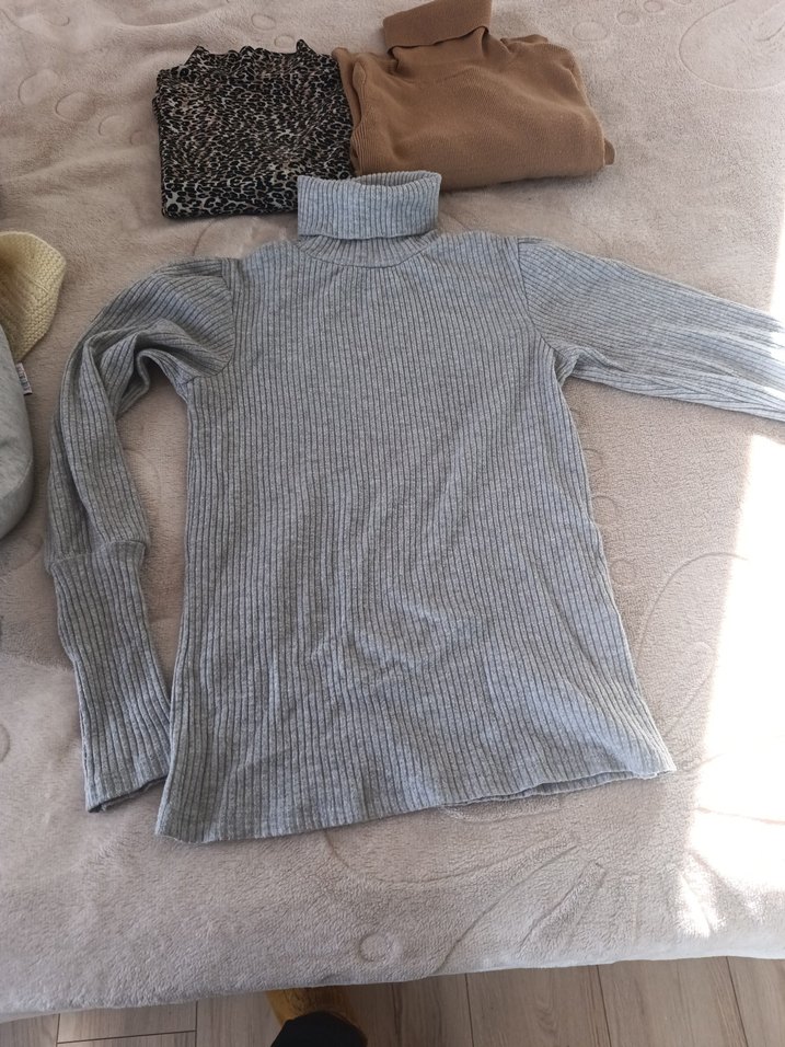 Kadın Gri Boğazlı Triko Kazak - Görsel 4