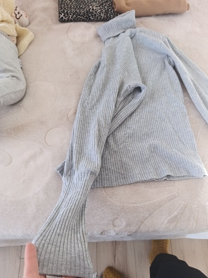 Kadın Gri Boğazlı Triko Kazak - Görsel 2