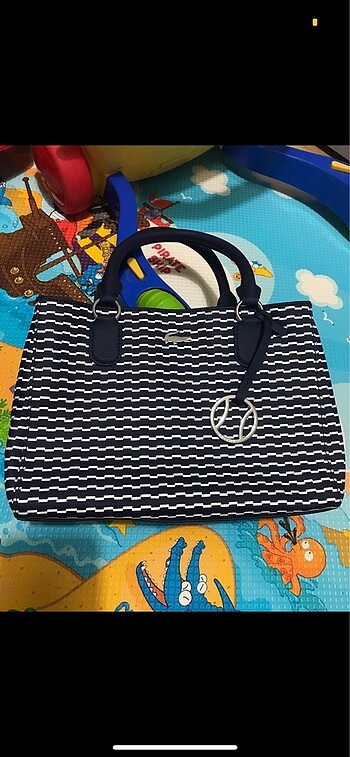 Lacoste çapraz askılı çanta