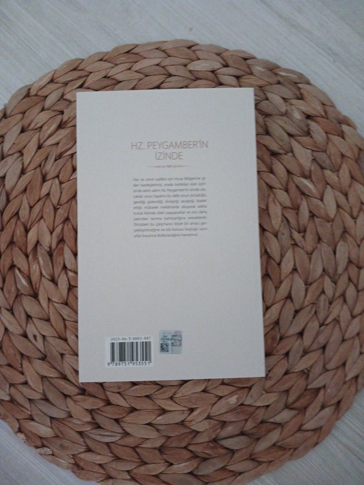 Hz. Peygamberin İzinde Şiir Kitabı - Görsel 2
