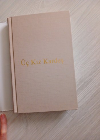 Üç Kız Kardeş - İclal Aydın