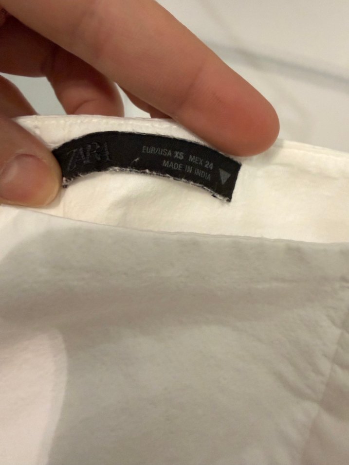 Beyaz Nakışlı Askılı Kısa Bluz - Görsel 3