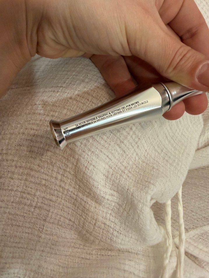 Benefit kaş sabitleyici - Görsel 3