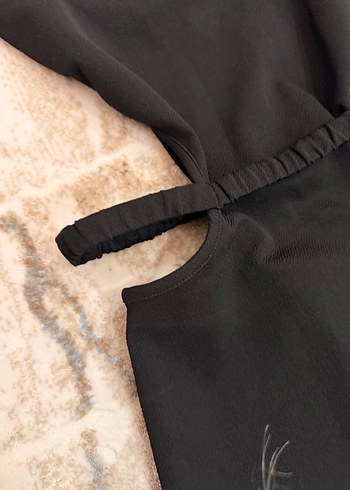 Siyah Uzun İnce Askılı Gotik Elbise - Görsel 2