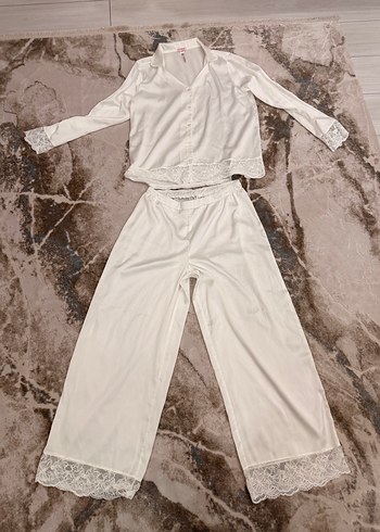 Dantel Detaylı Beyaz Midi Kadın Pantolon - Görsel 2