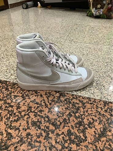 36 Beden beyaz Renk Nike blazer