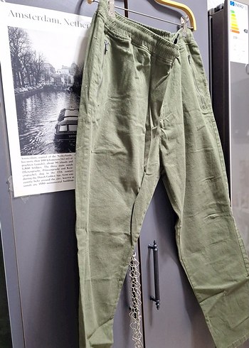 koyu yeşil pantalon