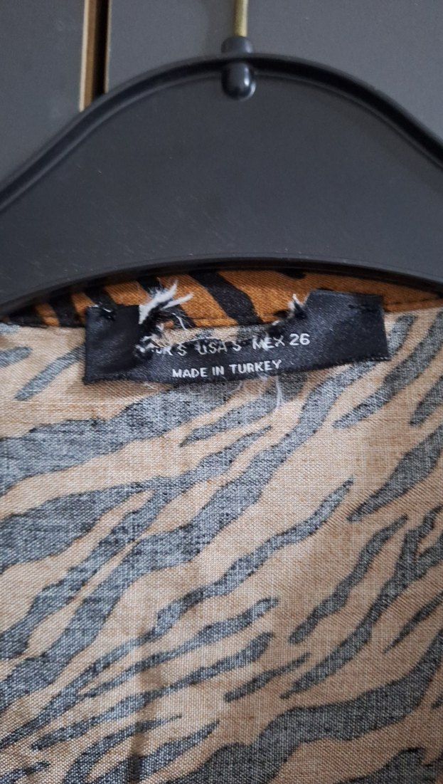 Düğmeli Kahverengi Zebra Desenli Kadın Gömlek - Görsel 3