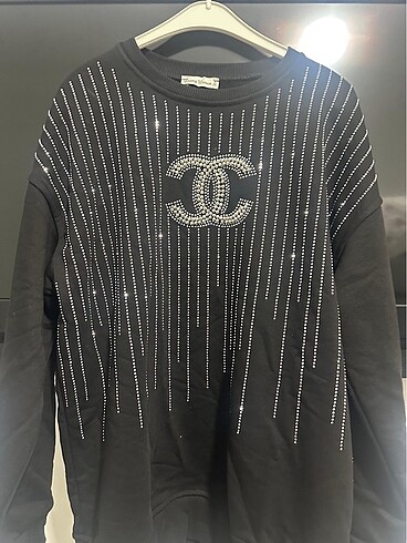 Chanel önü taşlı kazak
