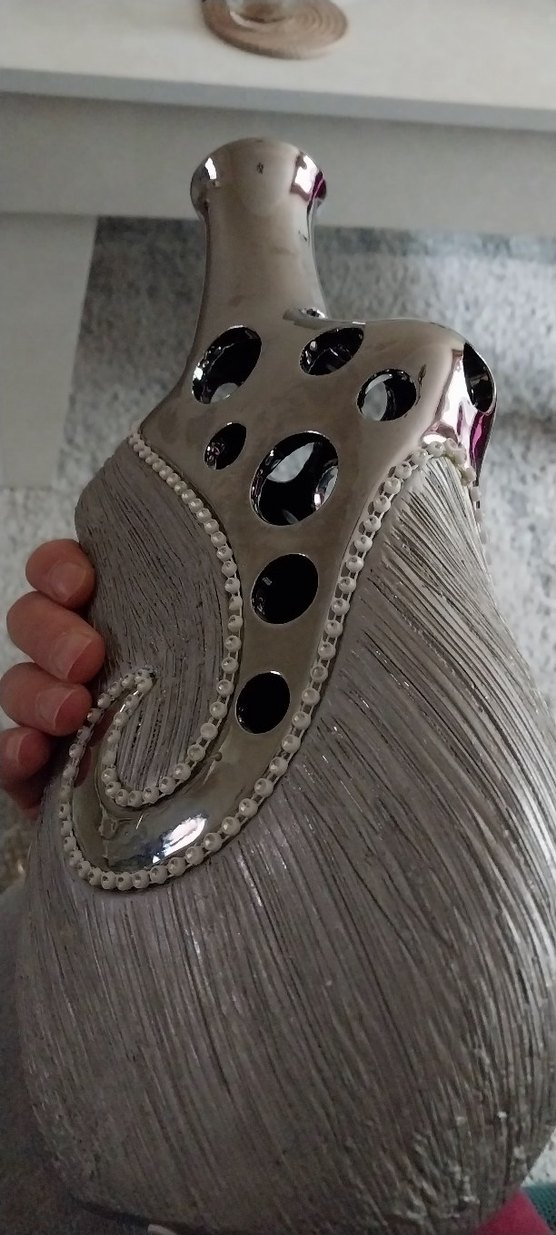 Gri Dekoratif Delikli Vazo - Görsel 4