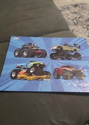 Çok Renkli Canavar Kamyonlar Puzzle