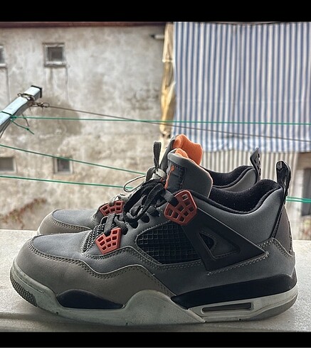 Jordan 4