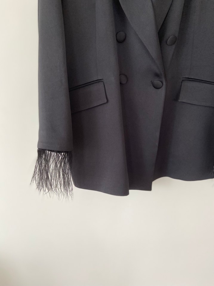 Kuş Tüyü Detaylı Siyah Midi Blazer - Görsel 2