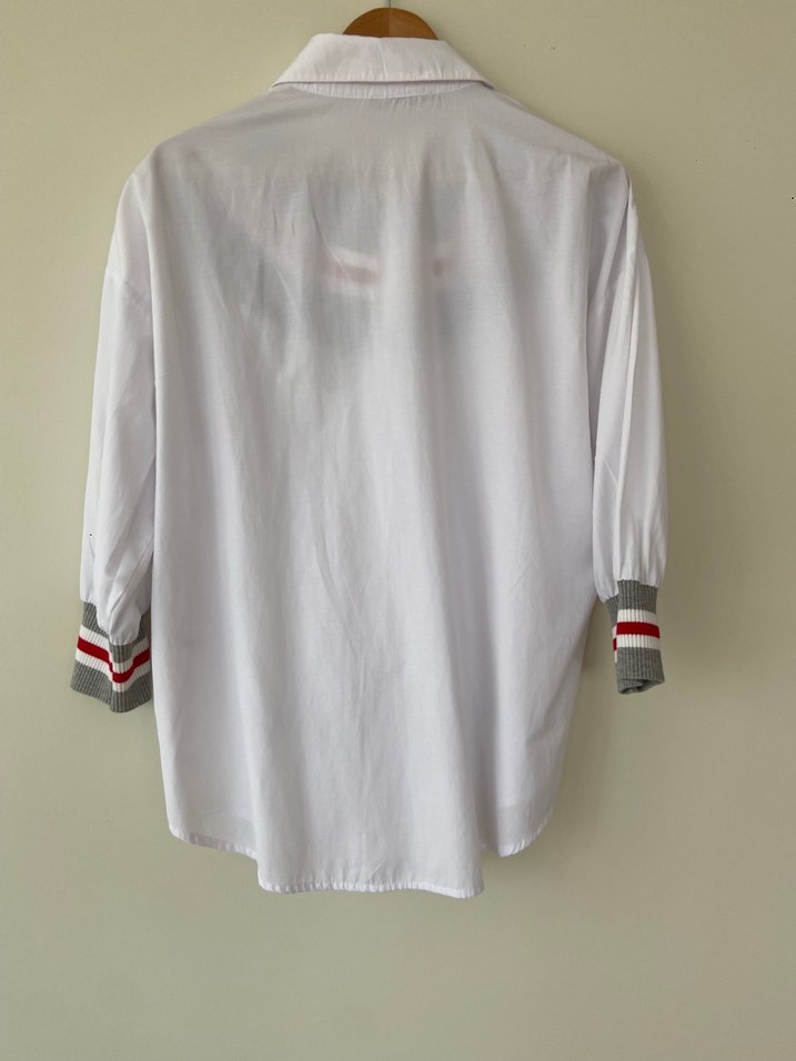 Nakışlı Gri Detaylı Beyaz Kadın Gömlek - Görsel 4