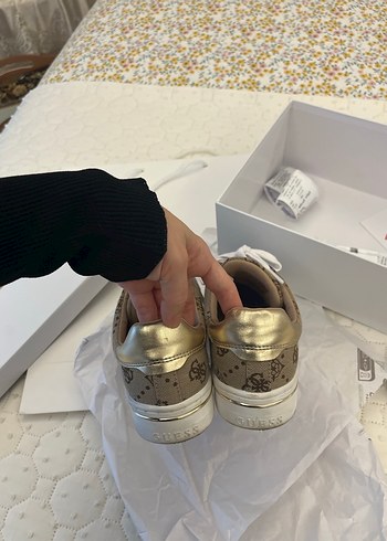 Guess orjinal ayakkabı - Görsel 4