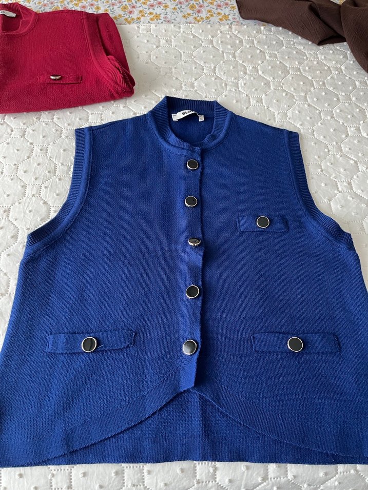 Düğmeli Lacivert Kadın Triko Yelek - Görsel 2
