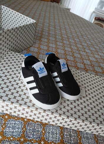 Adidas orjinal spor ayakkabı 