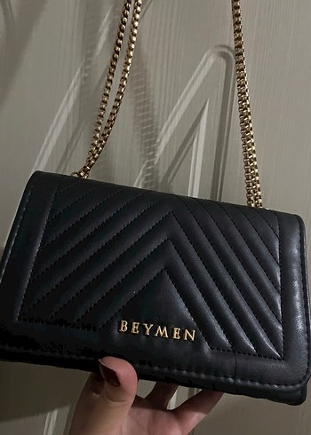 Zincir Detaylı Siyah Deri Beymen Çanta