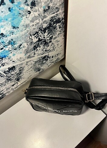 Beden Calvin klein jeans modelimizdir gayet kullanışlıdır güzel görünü