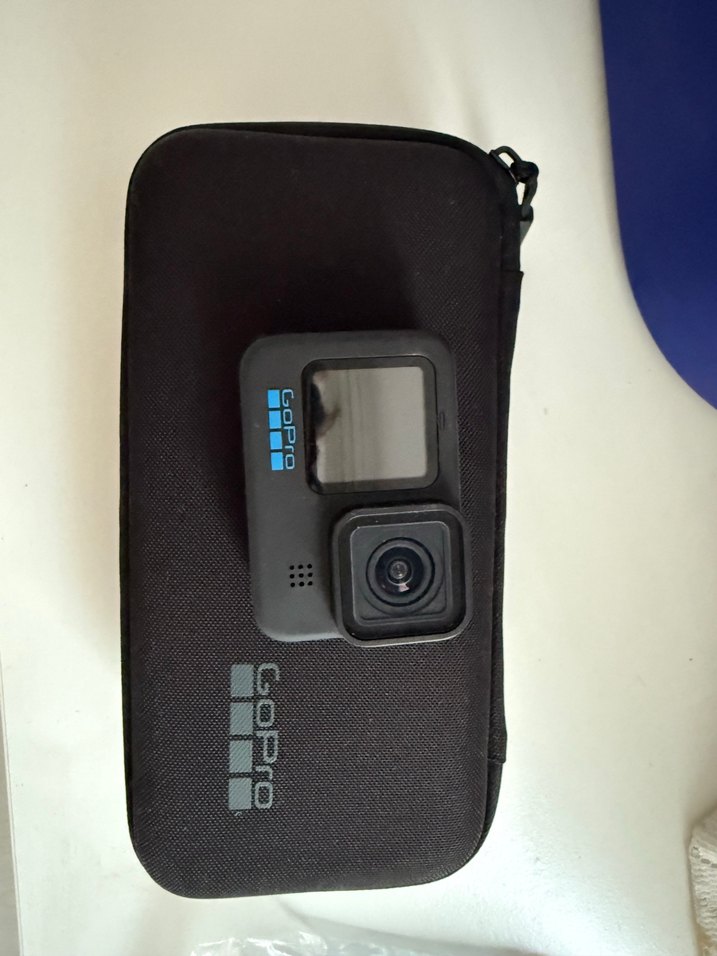 Siyah GoPro Aksiyon Kamerası ve Kılıfı - Görsel 3