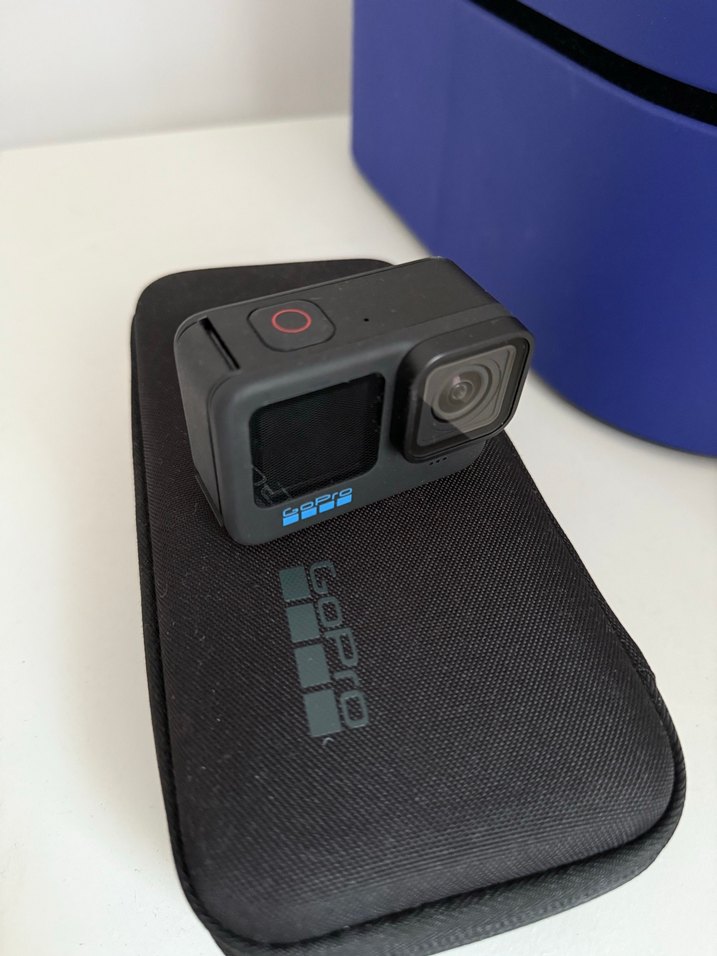 Siyah GoPro Aksiyon Kamerası ve Kılıfı - Görsel 2