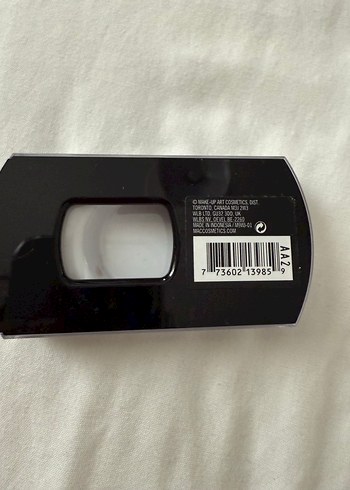 MAC Gri Takma Kirpik - Görsel 2