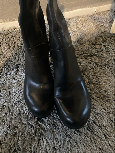 38,5 Beden siyah Renk Nine west çizme :)