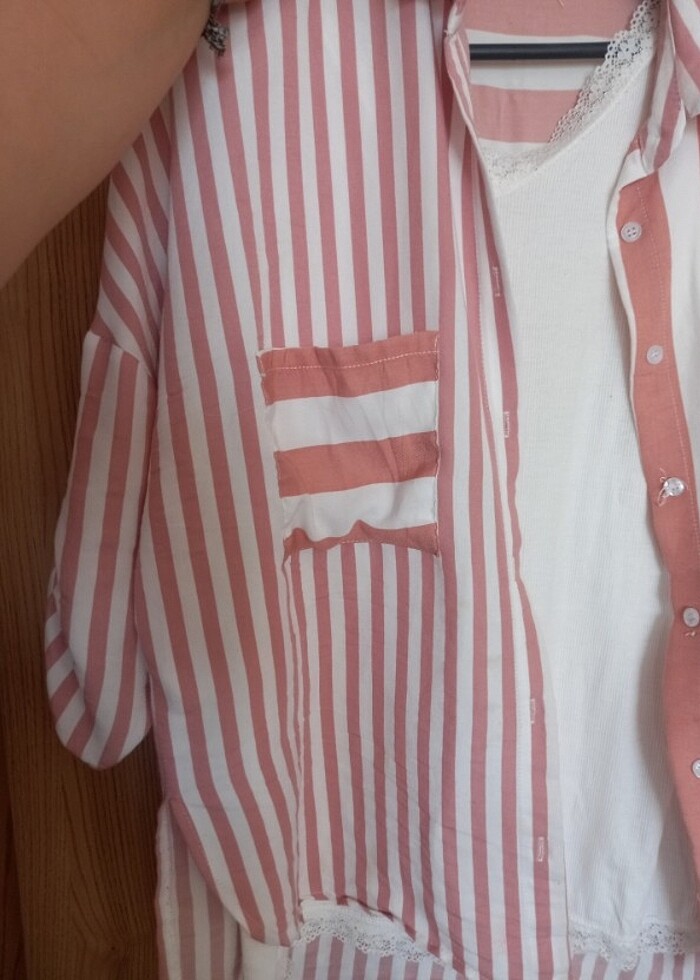 Çizgili gömlek - Görsel 3