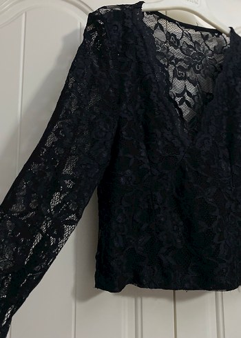 Siyah Dantel V Yaka Gotik Kadın Bluz - Görsel 3