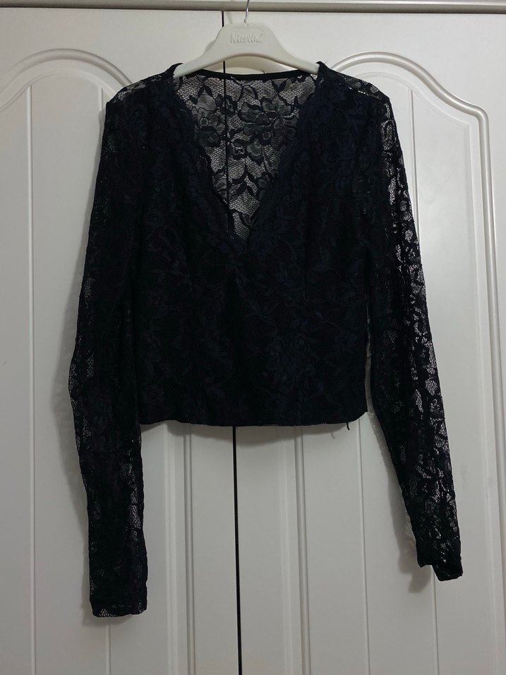 Siyah Dantel V Yaka Gotik Kadın Bluz - Görsel 2