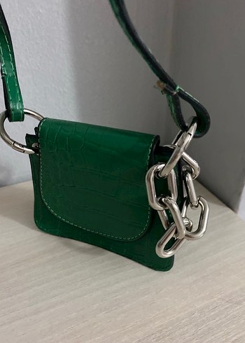 Zincir Detaylı Yeşil Deri Kadın Çanta - Görsel 3