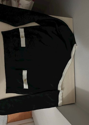 Uzun Kollu Siyah Düğmeli Kadın Kazak - Görsel 3