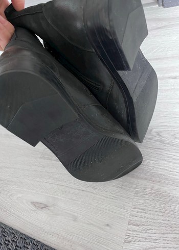 Derimod Siyah Süet Stiletto Topuklu Kadın Bot