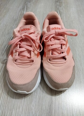 Adidas spor ayakkabı