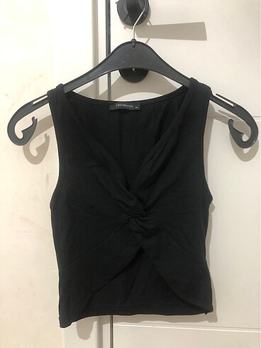 Siyah Çapraz Detaylı Crop Bluz