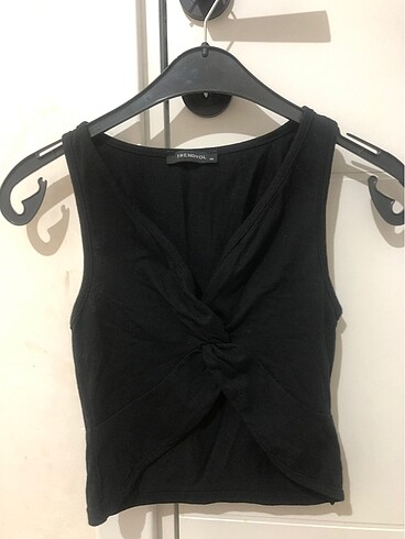 Trendyol & Milla Siyah Çapraz Detaylı Crop Bluz