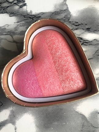  Beden Too faced allık