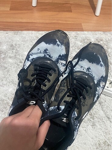 35,5 Beden Nike ayakkabı