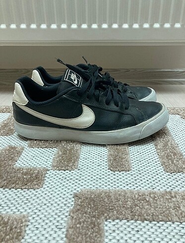 Nike Court Royale AC