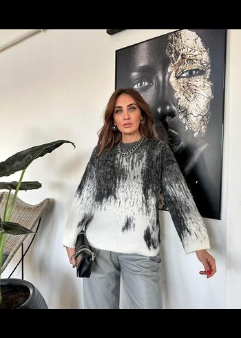 Gri Batik Desenli Kürklü Kadın Kazak