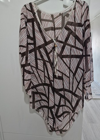 Zincir Detaylı V-Yaka Desenli pareo - Görsel 2