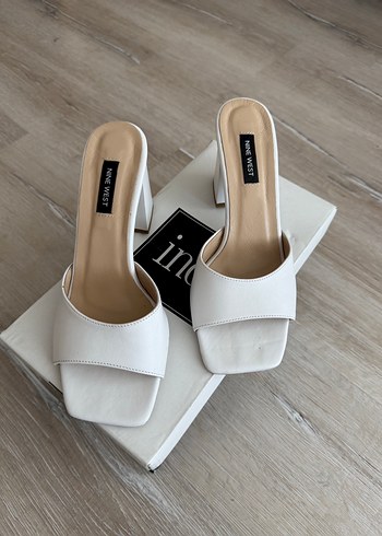 Nine West Beyaz Topuklu Kadın Terlik