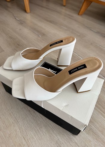 Nine West Nine West Beyaz Topuklu Kadın Terlik